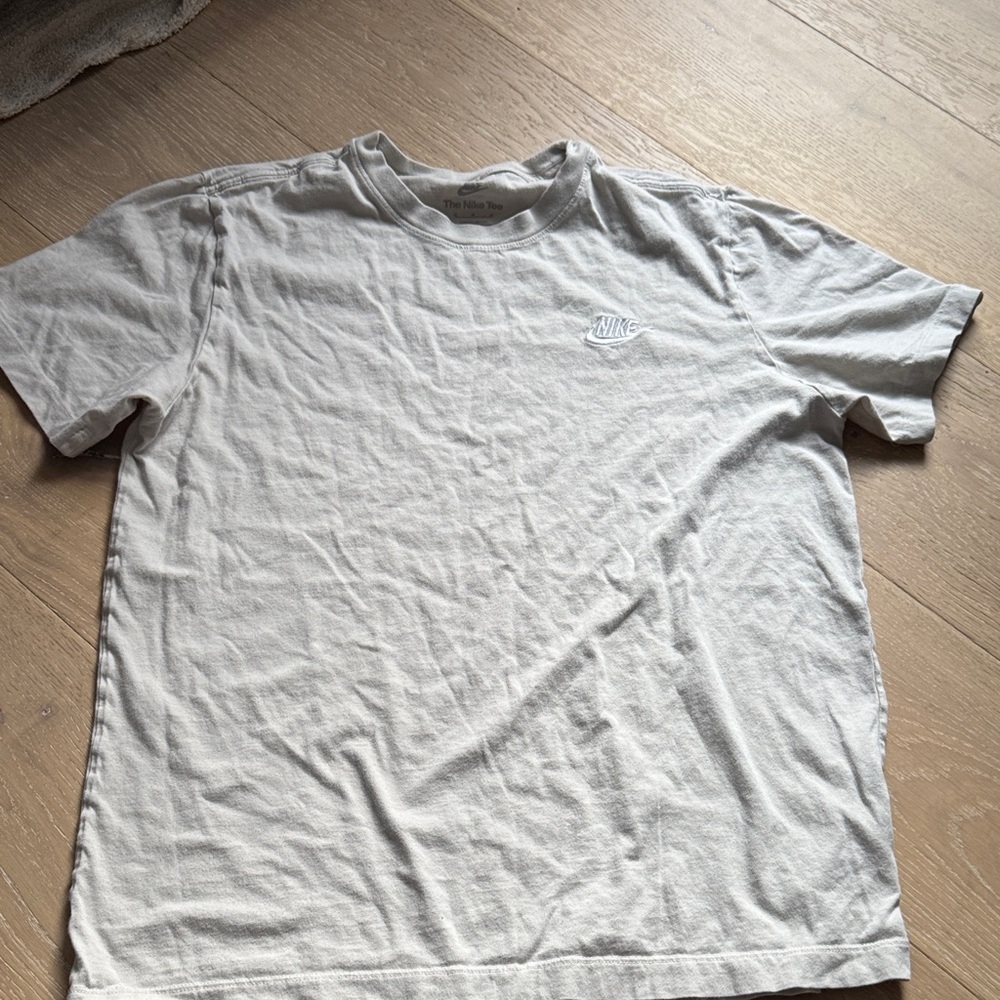 Nike Light Gray Men's Short Sleeve Tee